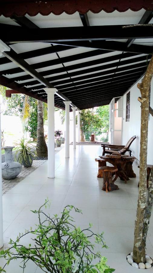 Villa Araliya Хиккадува Экстерьер фото